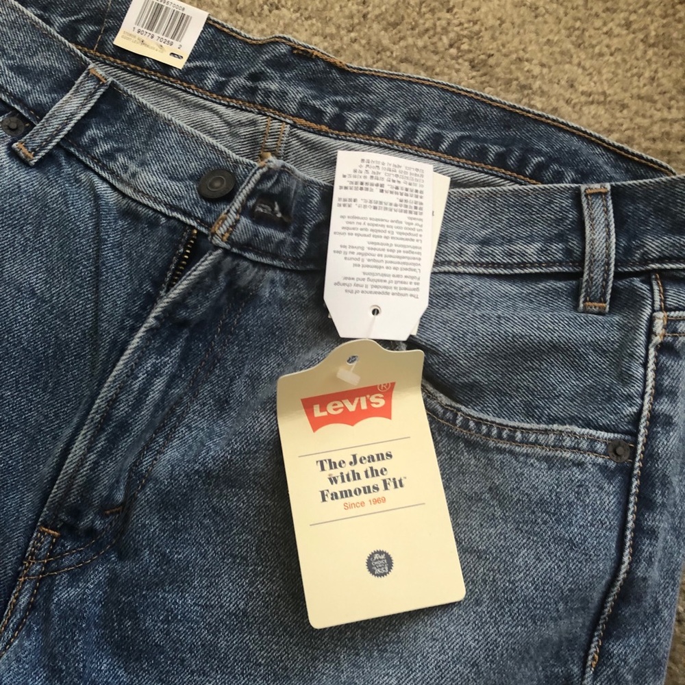 Yellow tab Levi’s